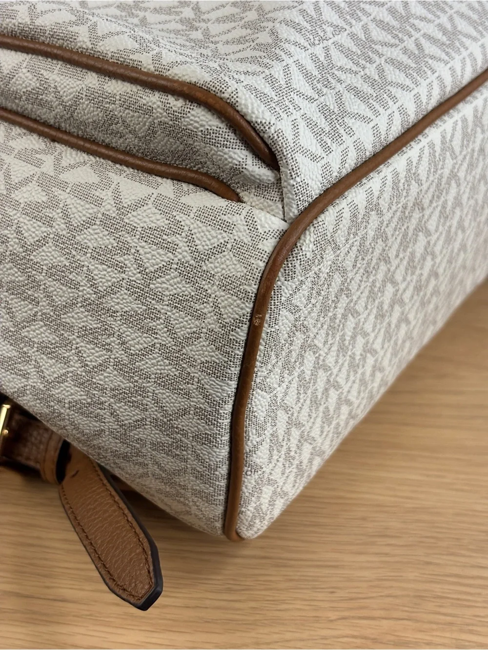 MICHAEL Michael Kors Abbey Large Backpack Popular Vanilla/Acorn Color NWOT